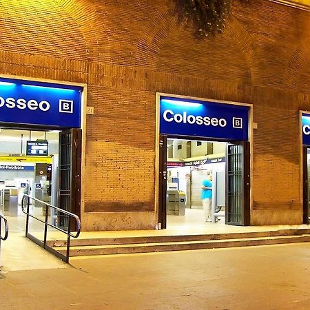 Vacanze Romane Colosseo Apartment المظهر الخارجي الصورة